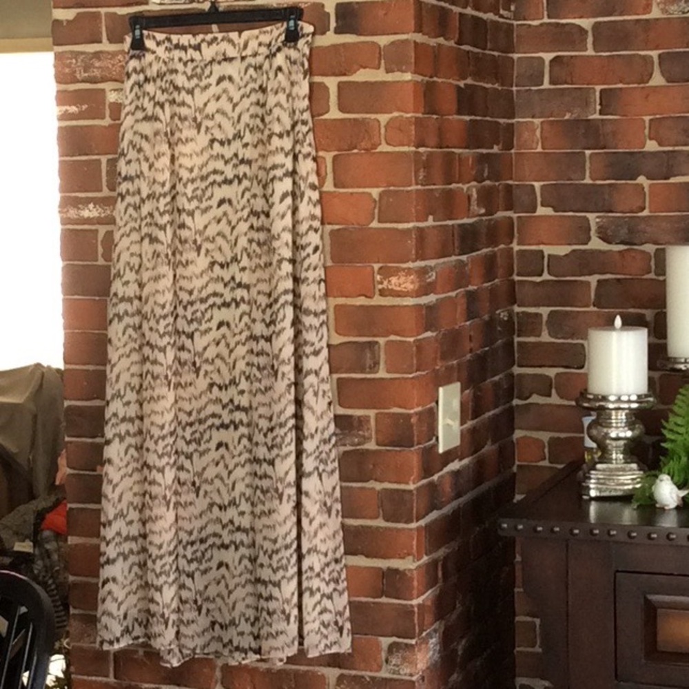 Cabi long maxi skirt #327 size S